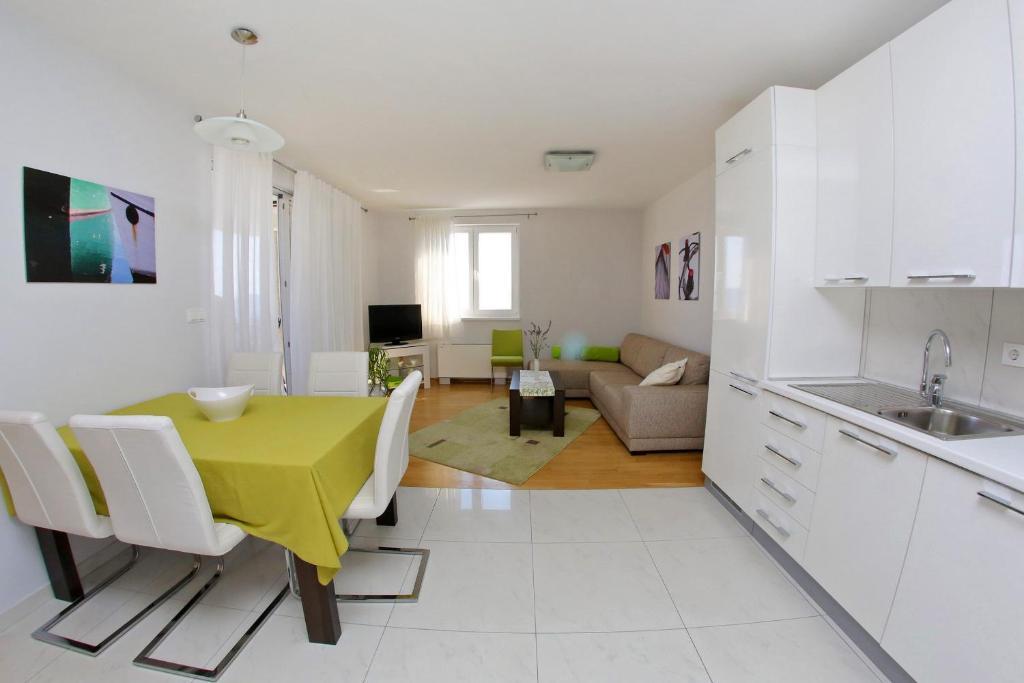 Apartman Lila *